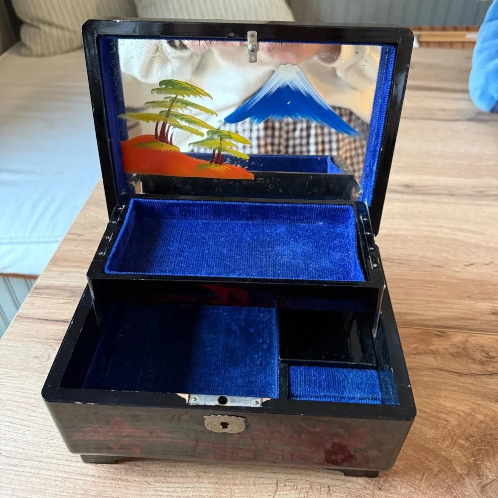 Vintage Japanese Lacquer Jewelry Box Mt Fuji Mother of Pearl Inlay no Music